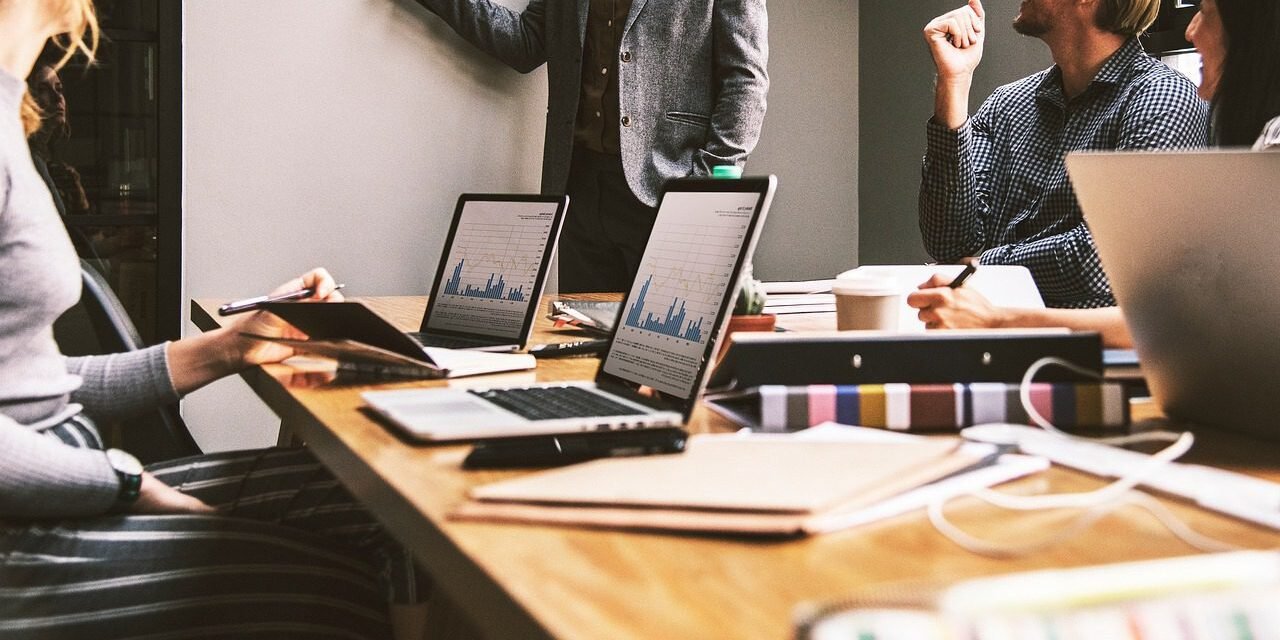 dirbant sėdimą darbą